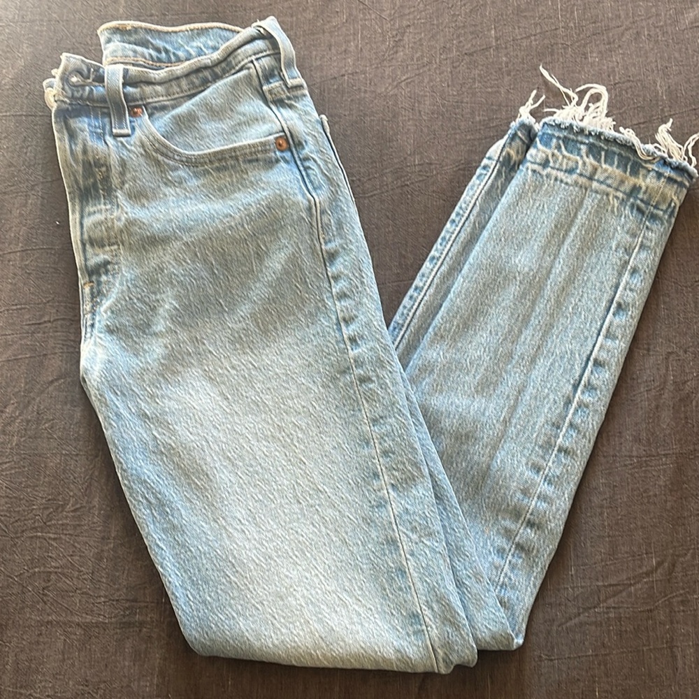 Light blue 501 Levi’s
